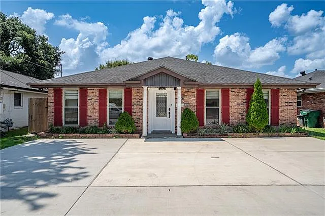 5240 Ithaca St — Photo 1