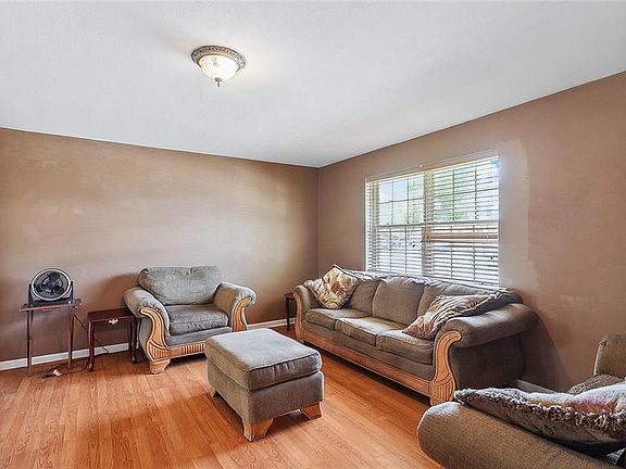 3rd image of 2701 Charles Dr