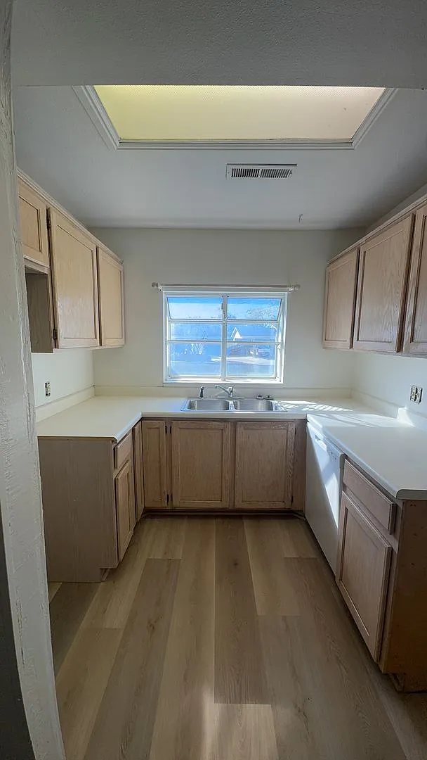 Charming 3-Bedroom, 2-Bathroom Home in Cedar City, UT — Photo 4