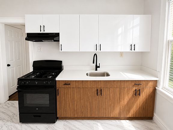 2nd image of 320-322 Kerrigan Blvd #2R