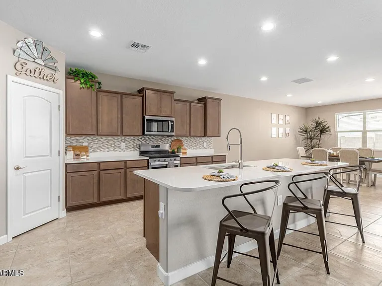 30916 W Verde Ln — Photo 10