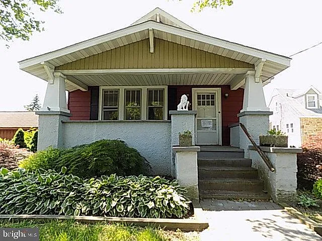 1075 New Pear St photo 1