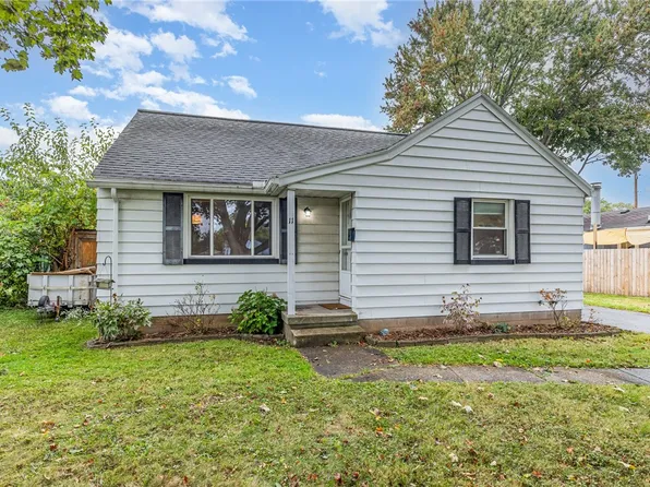 11 Hedge St, Rochester, NY 14606