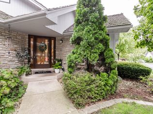 63 Malibu Ct, Burr Ridge, IL 60527