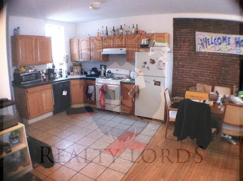 Building Photo - 526 Harvard St #3