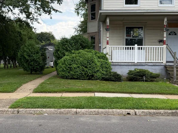 332 W 3rd St #1, Florence, NJ 08518