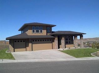 1411 Badger Mountain Loop, Richland, WA 99352