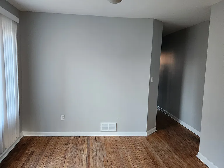 9412 Ravenswood Ave #1 — Photo 5