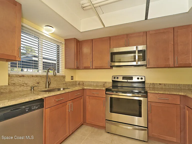 220 S 5th St #205 — Photo 6