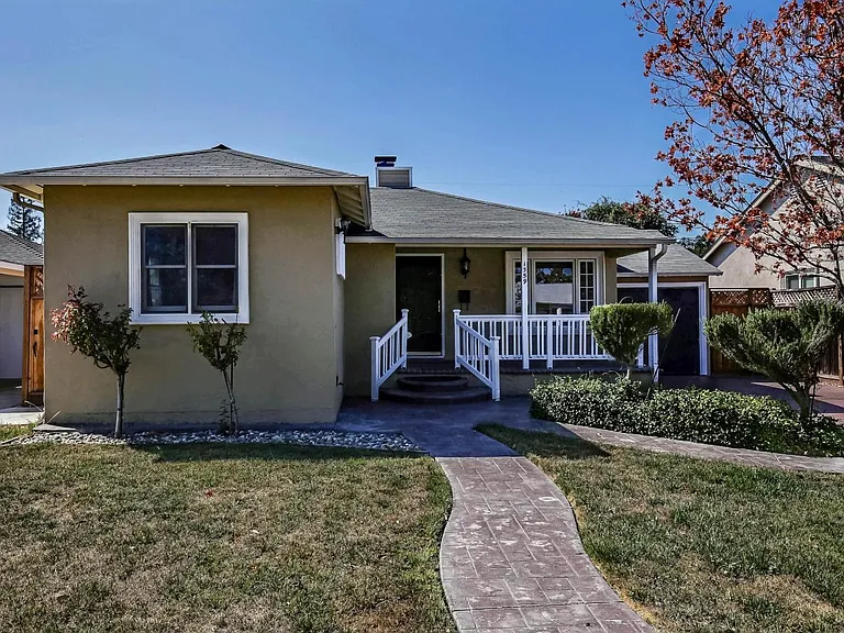 1359 Keoncrest Ave — Photo 1