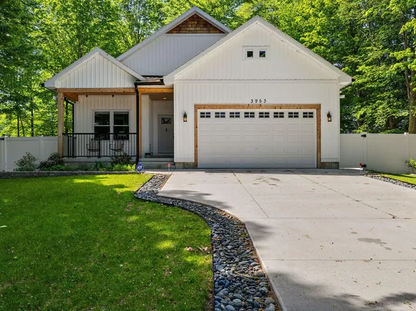 3953 W Harrison Rd, Hart, MI 49420