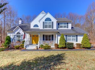 42 Silas Woods Rd, Manorville, NY 11949