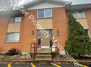 9310 Shirley Gardens Dr APT B, Saint Louis, MO 63114