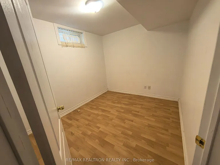 18 Nantucket Dr #BASEMENT — Photo 14
