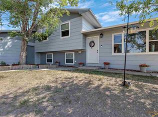 5723 Twilight Dr, Rapid City, SD 57703