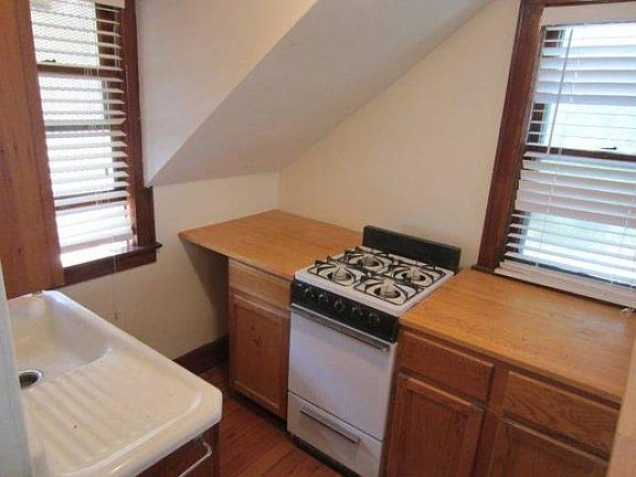 3rd image of 1710 2nd Ave N #2