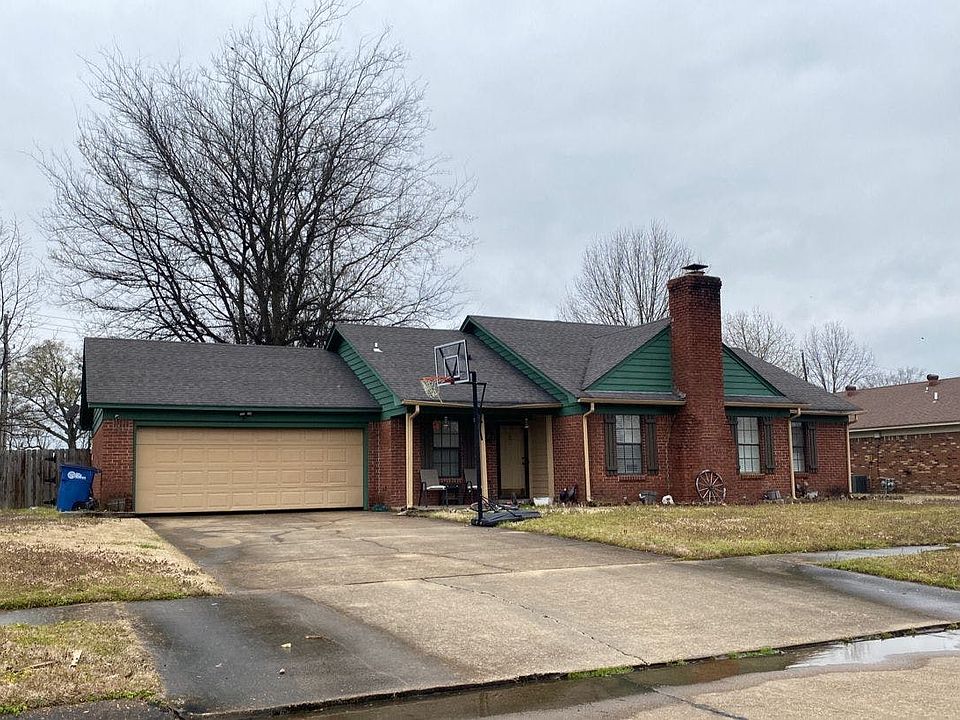 1st image of 202 Windsor Dr