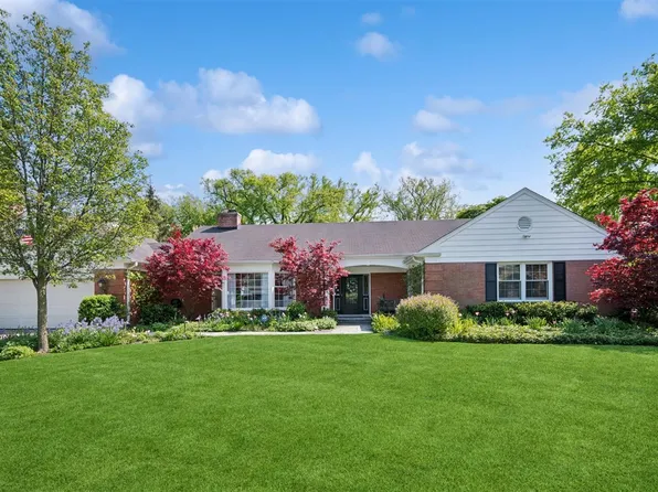 2407 Iroquois Rd, Wilmette, IL 60091