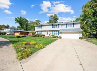 6807 Larchmont Dr, Mayfield Heights, OH 44124
