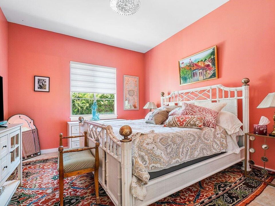 1st image of 365 SE 6th Ave APT 206