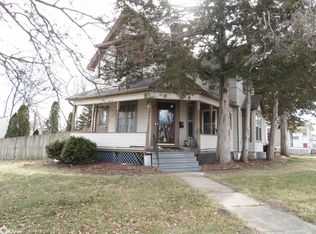 411 N 4th St, Marshalltown, IA 50158