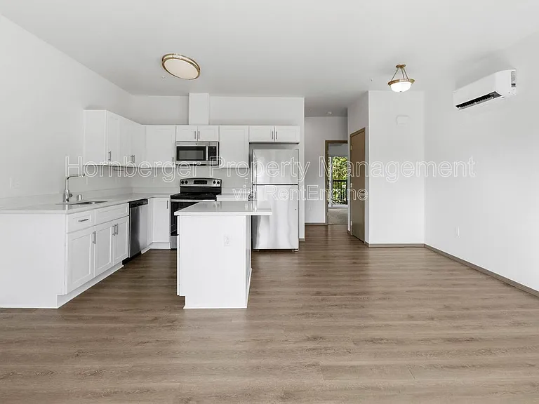 4th Ave Apartments — Photo 12