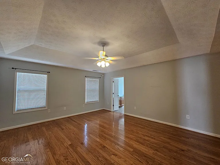 45 Manchester Ln — Photo 9