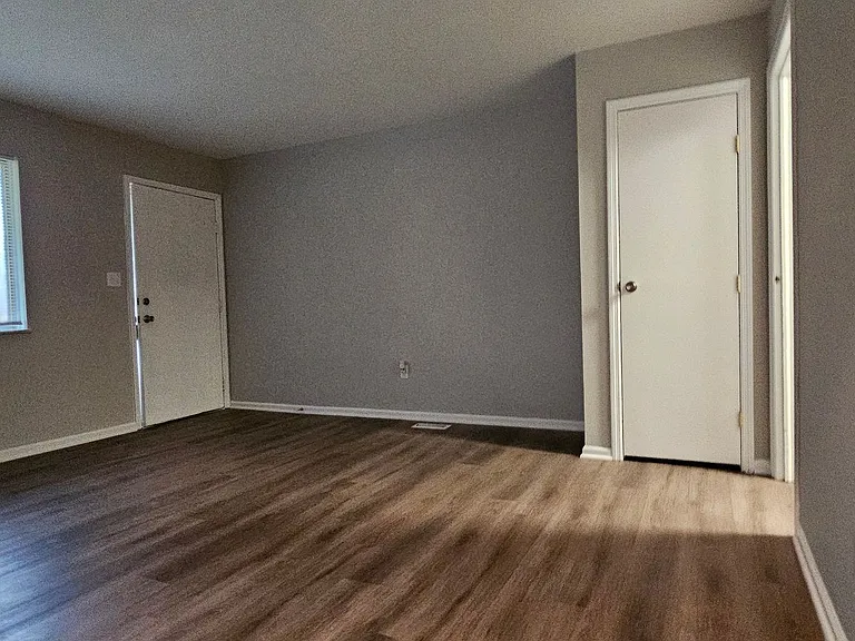 3030-3032 Creekview Circle — Photo 20