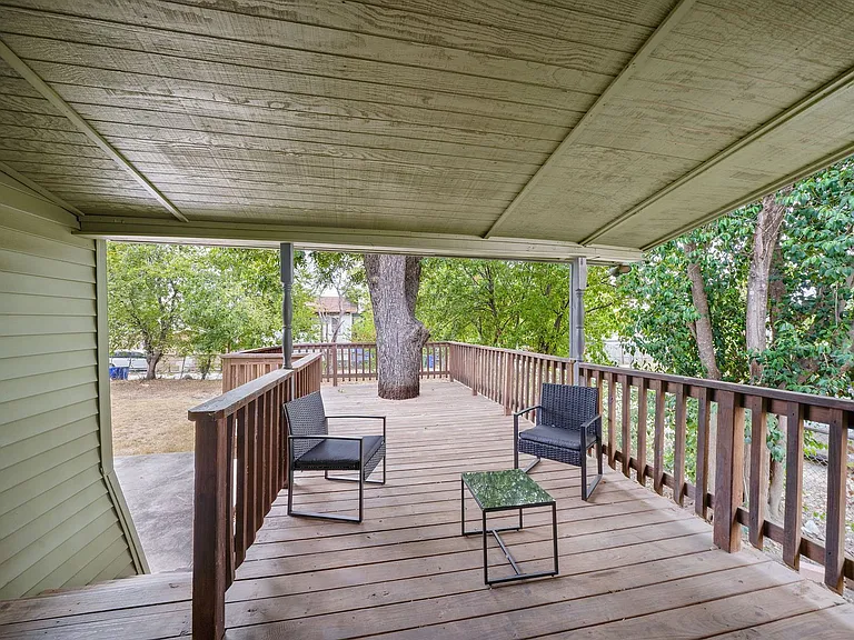 636 Rigsby Ave — Photo 5