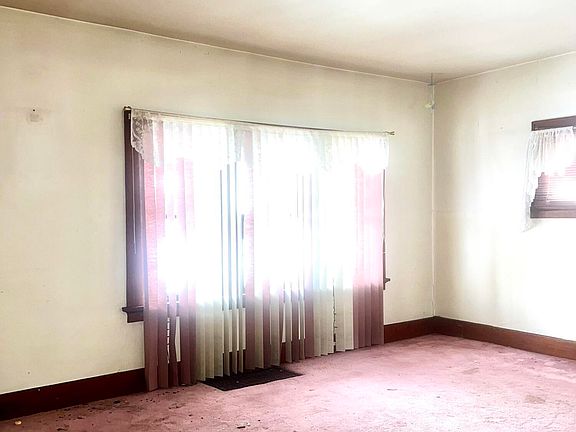 2nd image of 1246 Tecumseh St