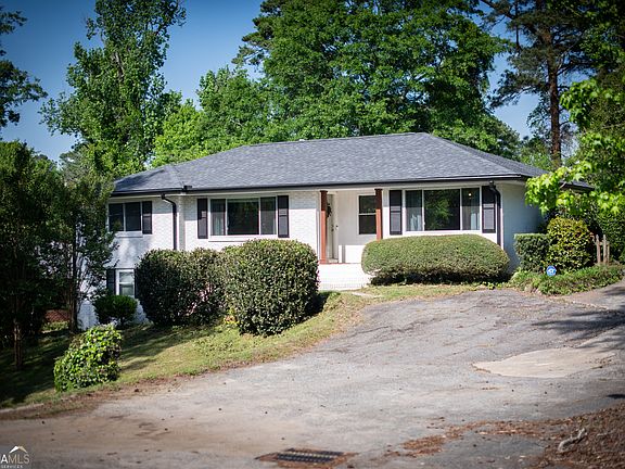 3rd image of 545 Forest Hill Rd