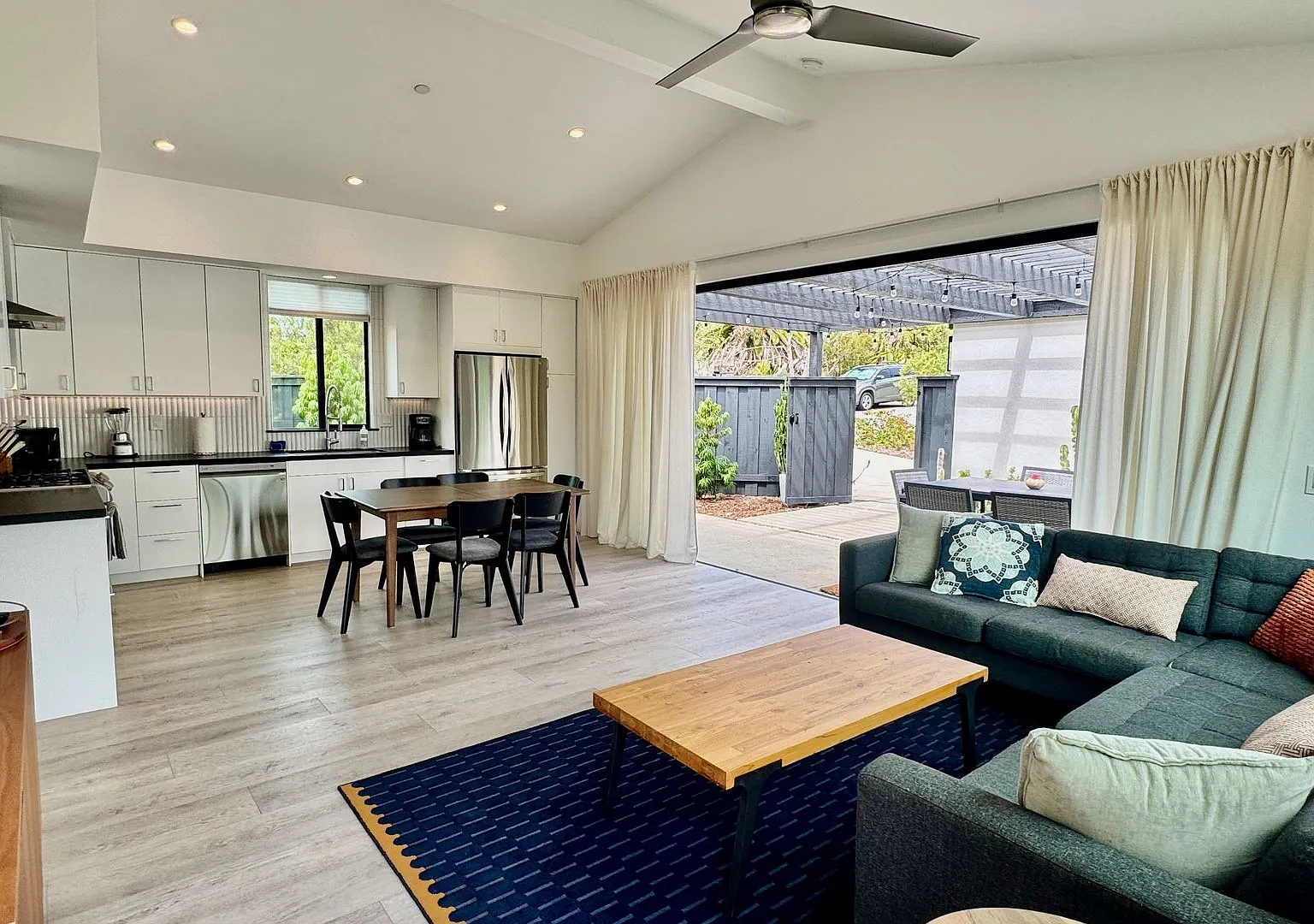 Modern Encinitas Retreat | Furnished | 6-Month Lease | Utilities Included — Photo 1
