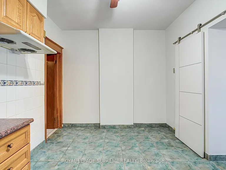160 Shanly St #MAIN LOWER — Photo 11