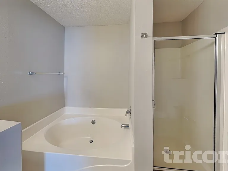 1104 Saint Phillips Ct — Photo 9