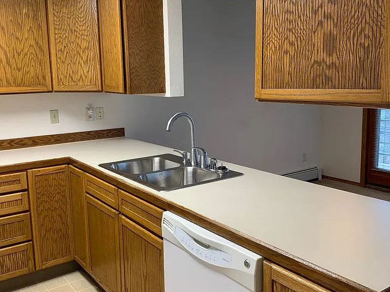 3401 Lakeshore Dr — Photo 5
