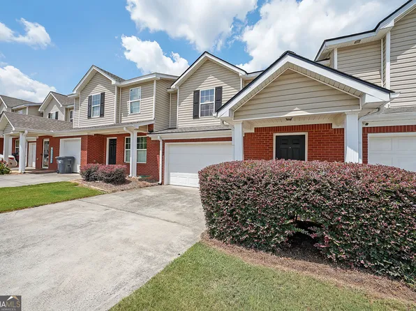 352 Tara Commons Cir, Loganville, GA 30052
