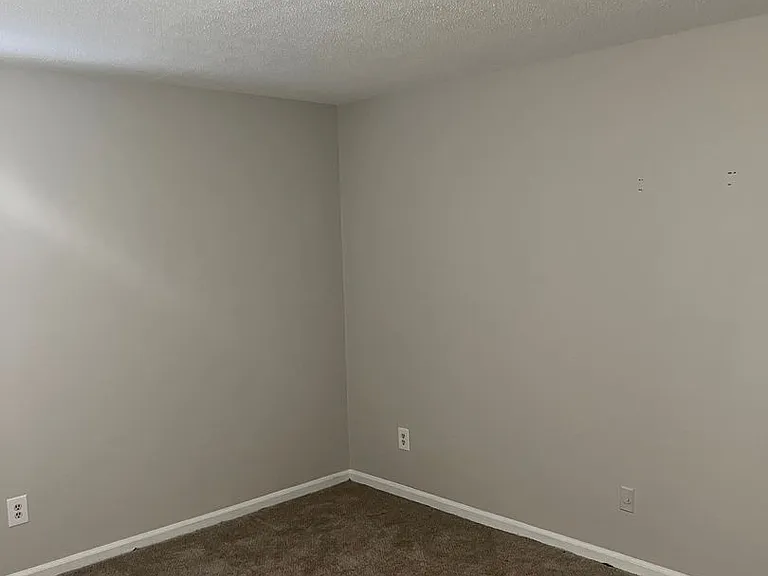 8925-8929 Roebuck Blvd — Photo 3