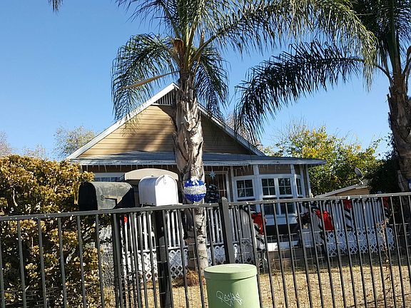 2nd image of 728 Park Pl