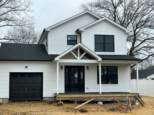 20 10th Street, Ronkonkoma, NY 11779