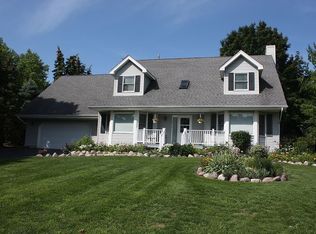 4917 Lake Dawnwood Dr, Johnsburg, IL 60051