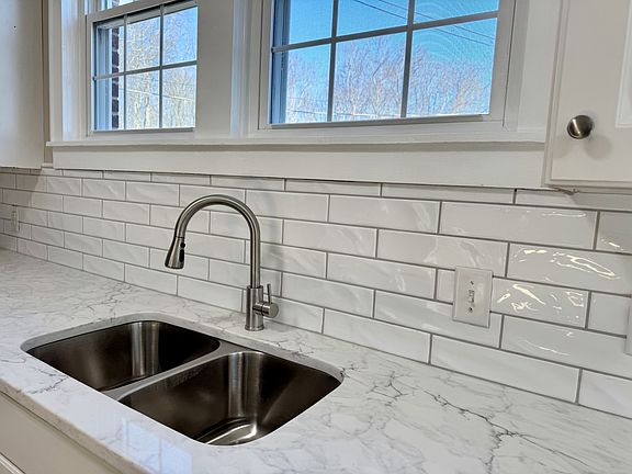 5th image of 706 6th St #B