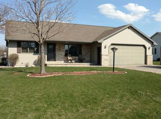 N9574 Garnet Ct, APPLETON, WI 54915