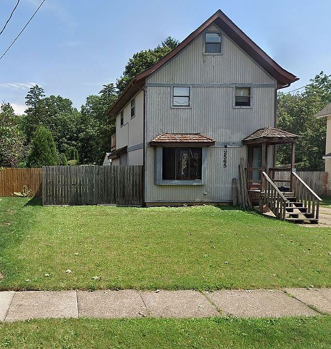 1st image of 2565 6th St