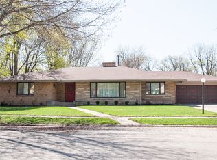 220 Robbins Ave, Benton Harbor, MI 49022