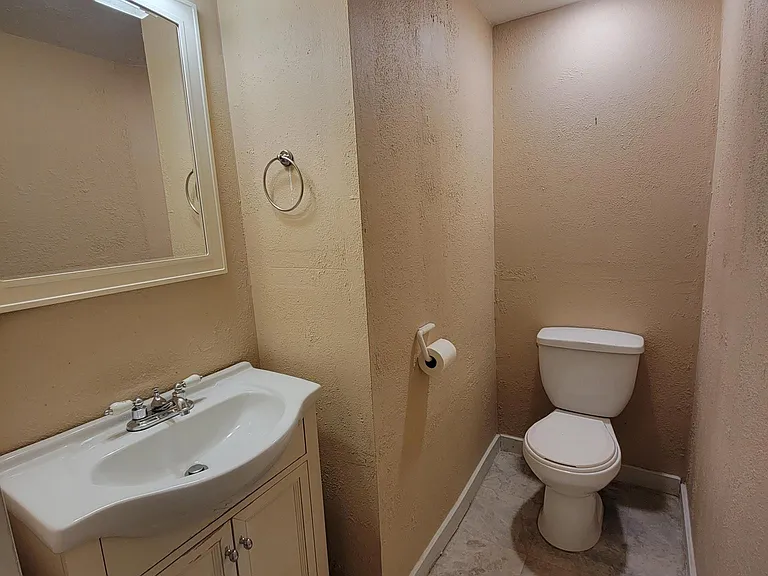 1311 NE Schuyler St #3-1 — Photo 11