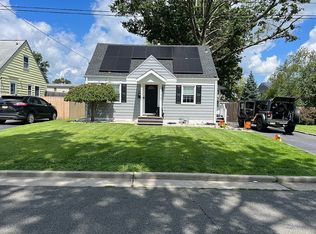 335 Howard Ave, Middlesex, NJ 08846