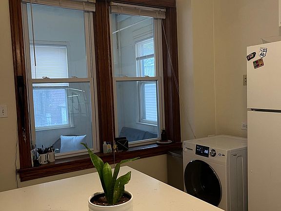 3rd image of 2217 W Rice St #1R