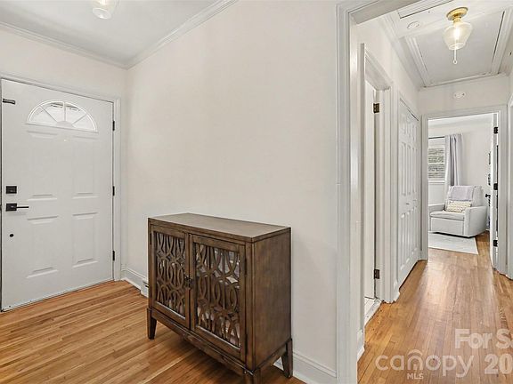 3rd image of 3633 Conway Ave