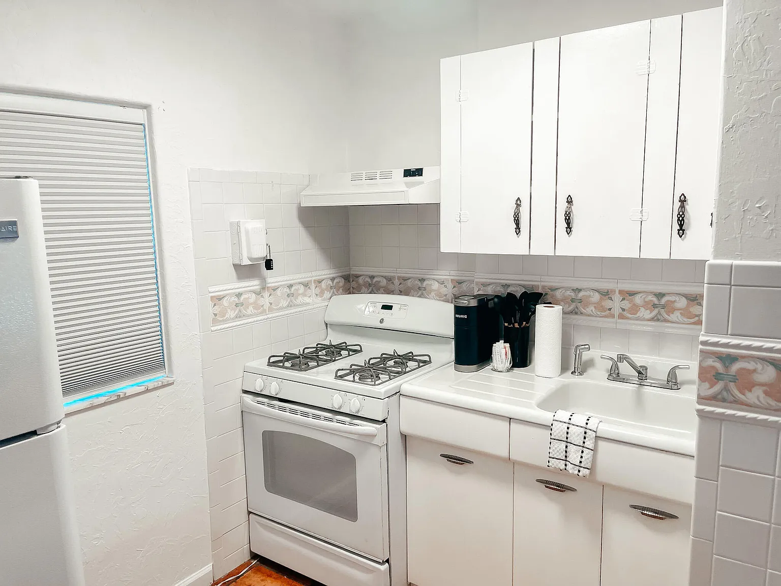 1 bed, 1.0 bath, 300 sqft, $1,600 — Photo 2