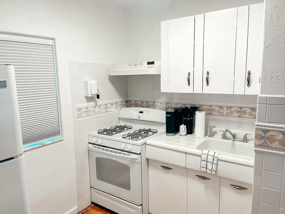 Building Photo - 516 3rd Ave S